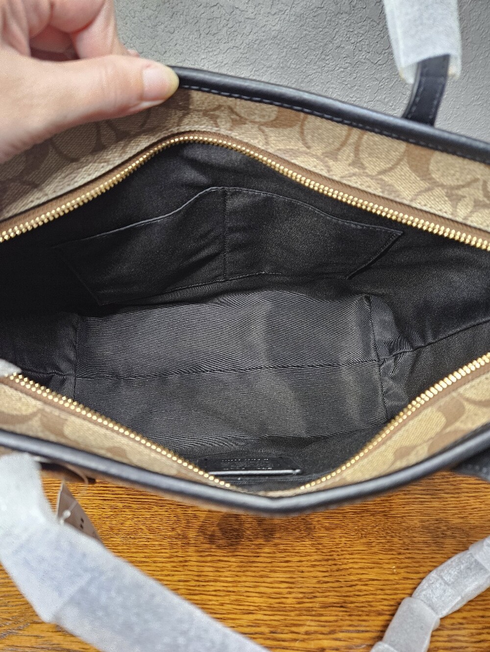 Coach x Disney Snow White City Tote - Picture 9 of 12